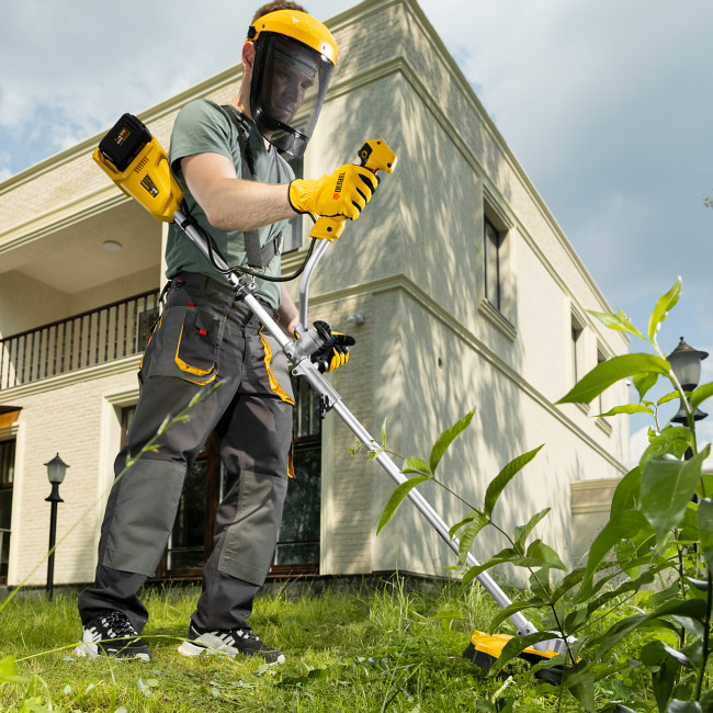 Триммер аккумуляторный бесщеточный CBC350-36, Li-ion, 36 В, 350 мм Denzel в Красноярске Триммер аккумуляторный бесщеточный CBC350-36, Li-ion, 36 В, 350 мм Denzel в Красноярске