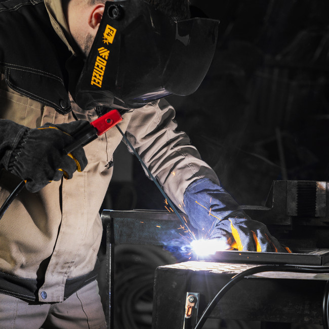 Аппарат инвертор. дуговой сварки SDM-220 Top, 220 А, ПВ 60% кейс Denzel в Красноярске