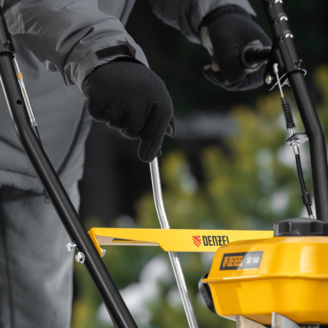 Бензиновая снегоуборочная машина SB 560, 212 cc, ручной старт Denzel в Красноярске Бензиновая снегоуборочная машина SB 560, 212 cc, ручной старт Denzel в Красноярске