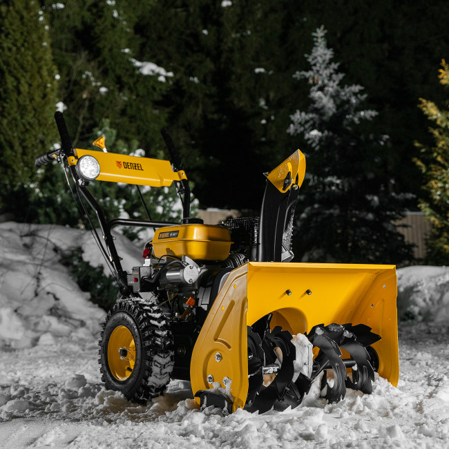 Бензиновая снегоуборочная машина SB 560 LP, 212 cc, электростартер, фара Denzel в Красноярске Бензиновая снегоуборочная машина SB 560 LP, 212 cc, электростартер, фара Denzel в Красноярске