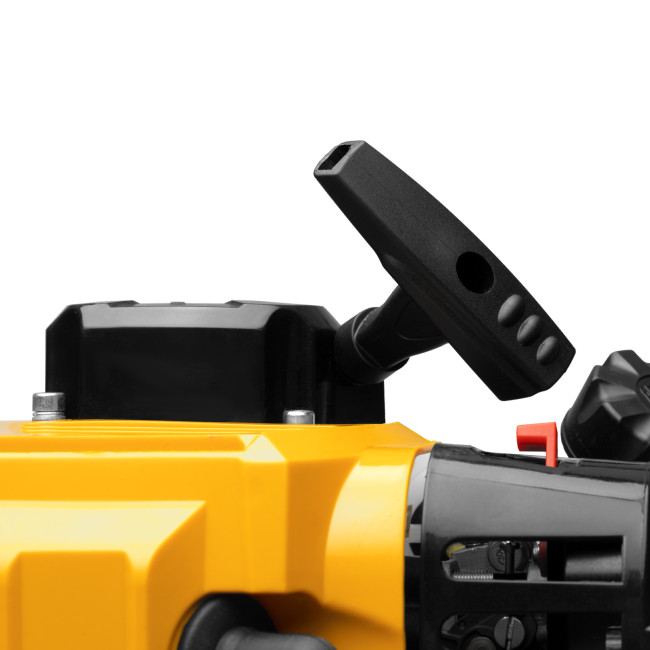 Триммер бензиновый DTS-33S, 33 см3, разъемная штанга, состоит из 2 частей Denzel в Красноярске