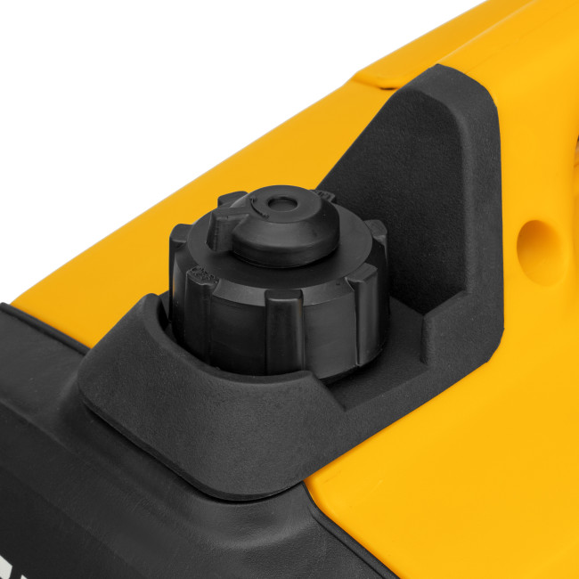 Генератор инверторный GT-1200iS, 1.2 кВт, 230 В, бак 2.4 л, закрытый корпус, ручной старт Denzel в Красноярске