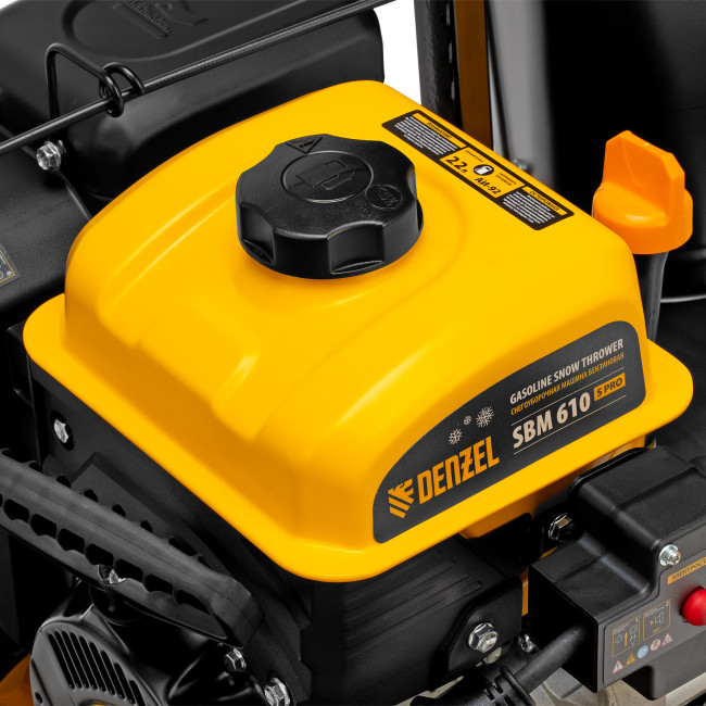 Бензиновая снегоуборочная машина SBM 610S PRO, 212 cc, электростартер, фара, обогрев Denzel в Красноярске Бензиновая снегоуборочная машина SBM 610S PRO, 212 cc, электростартер, фара, обогрев Denzel в Красноярске