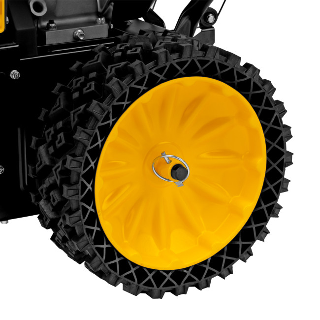 Бензиновая снегоуборочная машина SBM 610S PRO, 212 cc, электростартер, фара, обогрев Denzel в Красноярске Бензиновая снегоуборочная машина SBM 610S PRO, 212 cc, электростартер, фара, обогрев Denzel в Красноярске