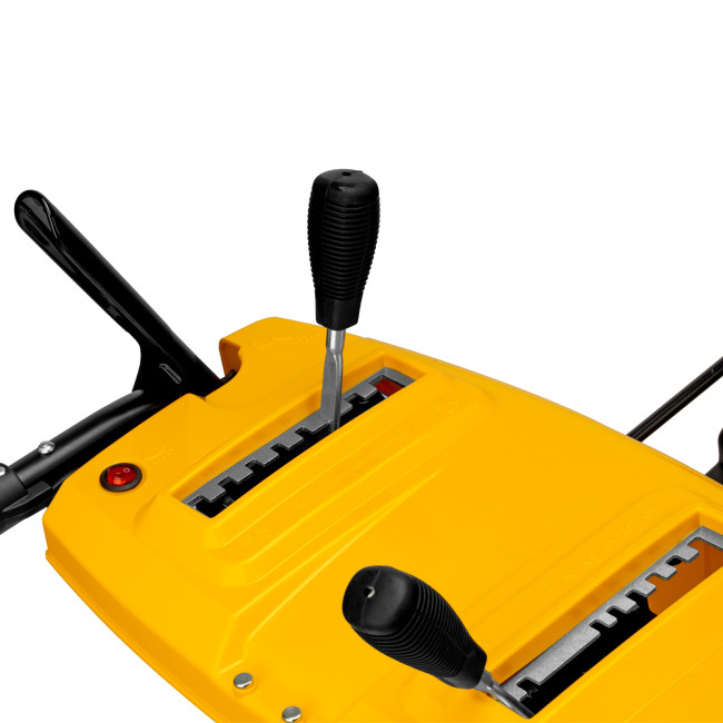 Бензиновая снегоуборочная машина SBM 610S PRO, 212 cc, электростартер, фара, обогрев Denzel в Красноярске Бензиновая снегоуборочная машина SBM 610S PRO, 212 cc, электростартер, фара, обогрев Denzel в Красноярске