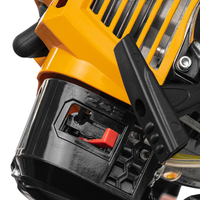 Триммер бензиновый DTS-43S, 43 см3, разъемная штанга, состоит из 2 частей Denzel в Красноярске Триммер бензиновый DTS-43S, 43 см3, разъемная штанга, состоит из 2 частей Denzel в Красноярске