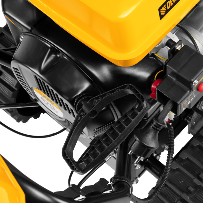 Бензиновая снегоуборочная машина SBL 711DT PRO, 420cc, гусеницы, эл.старт, блок. дифф. Denzel в Красноярске Бензиновая снегоуборочная машина SBL 711DT PRO, 420cc, гусеницы, эл.старт, блок. дифф. Denzel в Красноярске