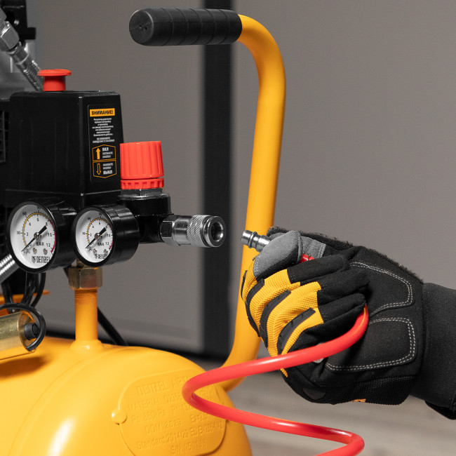 Компрессор DLS950/24 безмаслянный малошумный 950 Вт, 165 л/мин, ресивер 24 л Denzel в Красноярске