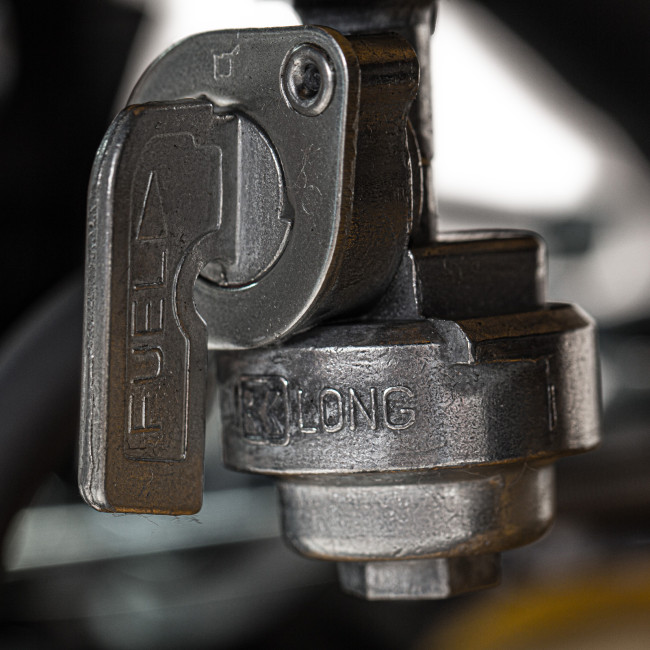 Генератор инверторный GT-2500iF, 2.5 кВт, 230 В, бак 5 л, открытый корпус, ручной старт Denzel в Красноярске