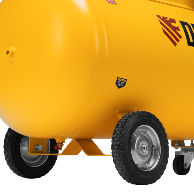 Компрессор воздушный рем. привод BCV 4000-T/200, 4,0 кВт, 200 литров, 690 л/мин Denzel в Красноярске Компрессор воздушный рем. привод BCV 4000-T/200, 4,0 кВт, 200 литров, 690 л/мин Denzel в Красноярске