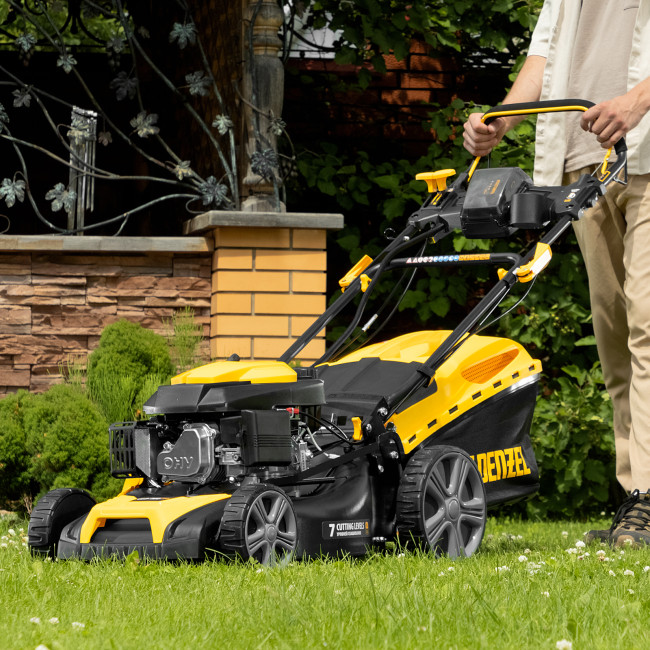 Газонокосилка бензиновая GLD-460SP-VE, 146 см3, шир. 46см, привод, вариатор, эл.старт, 60 л Denzel в Красноярске Газонокосилка бензиновая GLD-460SP-VE, 146 см3, шир. 46см, привод, вариатор, эл.старт, 60 л Denzel в Красноярске