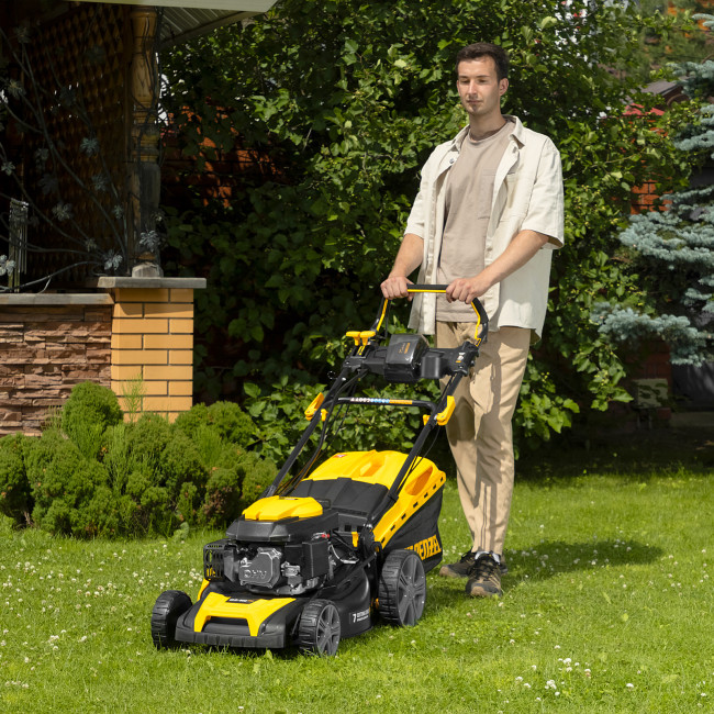 Газонокосилка бензиновая GLD-460SP-VE, 146 см3, шир. 46см, привод, вариатор, эл.старт, 60 л Denzel в Красноярске Газонокосилка бензиновая GLD-460SP-VE, 146 см3, шир. 46см, привод, вариатор, эл.старт, 60 л Denzel в Красноярске