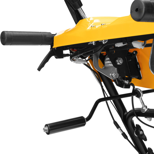 Бензиновая снегоуборочная машина SBM 610DT PRO, 212cc, гусеницы, эл.старт, блок. дифф. Denzel в Красноярске Бензиновая снегоуборочная машина SBM 610DT PRO, 212cc, гусеницы, эл.старт, блок. дифф. Denzel в Красноярске