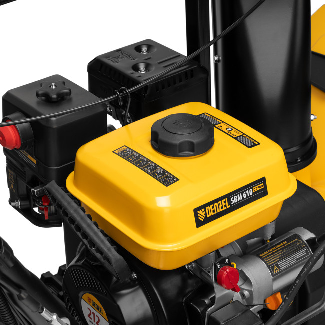 Бензиновая снегоуборочная машина SBM 610DT PRO, 212cc, гусеницы, эл.старт, блок. дифф. Denzel в Красноярске Бензиновая снегоуборочная машина SBM 610DT PRO, 212cc, гусеницы, эл.старт, блок. дифф. Denzel в Красноярске