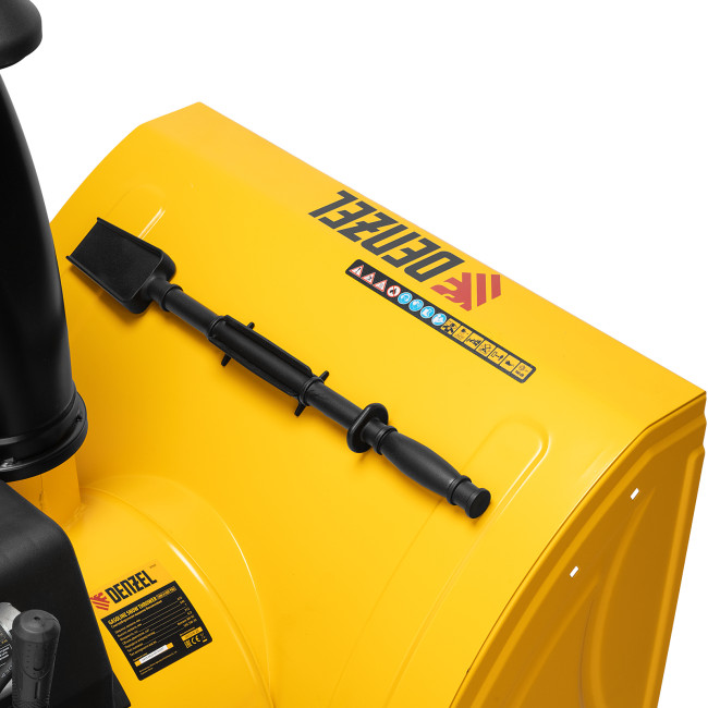 Бензиновая снегоуборочная машина SBM 610DT PRO, 212cc, гусеницы, эл.старт, блок. дифф. Denzel в Красноярске Бензиновая снегоуборочная машина SBM 610DT PRO, 212cc, гусеницы, эл.старт, блок. дифф. Denzel в Красноярске