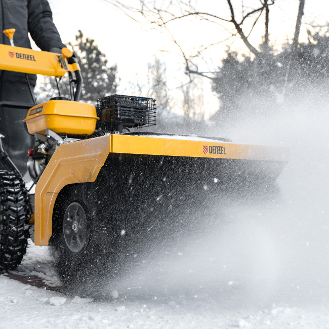 Гибридная снегоуборочная машина с функц. подметания SWB-600, 212 сс, руч. старт, 2 насадки Denzel в Красноярске Гибридная снегоуборочная машина с функц. подметания SWB-600, 212 сс, руч. старт, 2 насадки Denzel в Красноярске