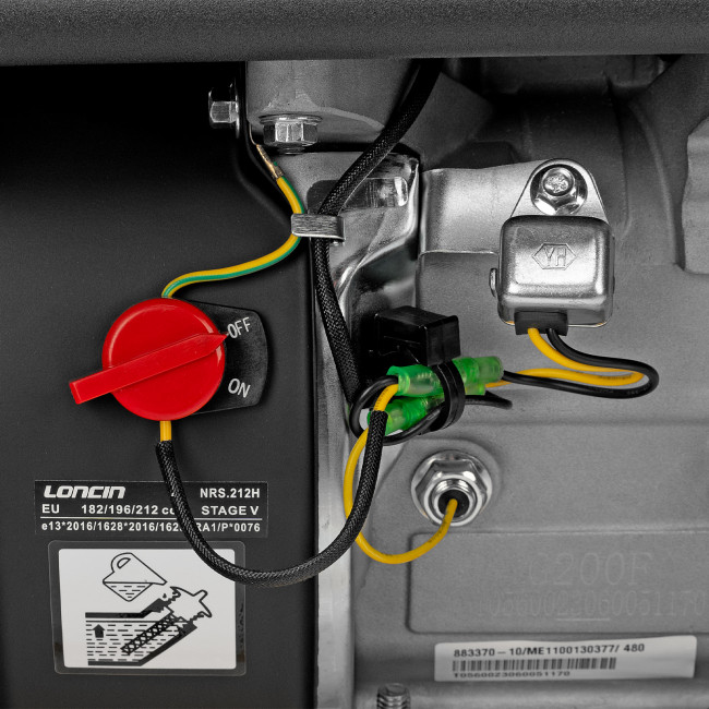 Виброплита бензиновая VC-12, 12 кН, 45*35 см, 196 см3 Denzel в Красноярске Виброплита бензиновая VC-12, 12 кН, 45*35 см, 196 см3 Denzel в Красноярске