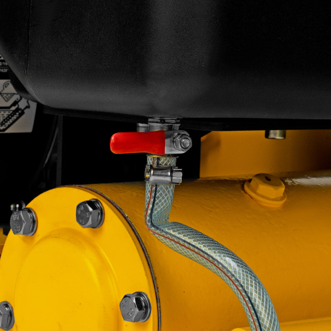 Виброплита бензиновая VC-30W, 30 кН, 60*45 см, 196 см3, бак для воды Denzel в Красноярске