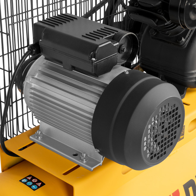 Компрессор воздушный BCV2200/100, ременный привод, 2.2 кВт, 100 литров, 370 л/мин Denzel в Красноярске