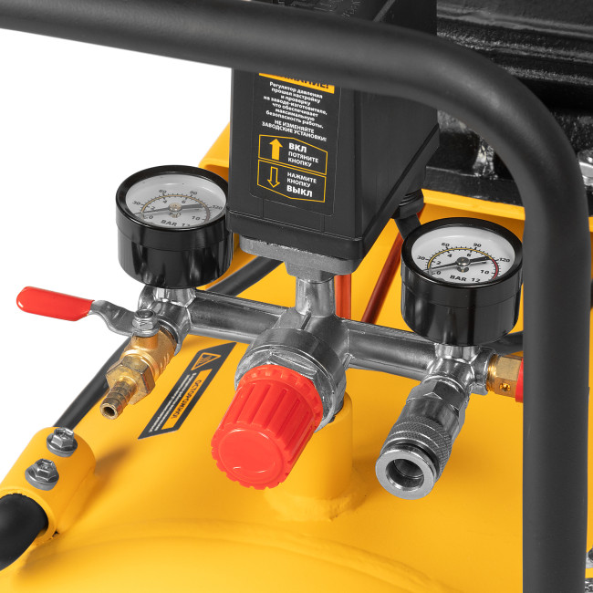 Компрессор воздушный BCV2200/100, ременный привод, 2.2 кВт, 100 литров, 370 л/мин Denzel в Красноярске