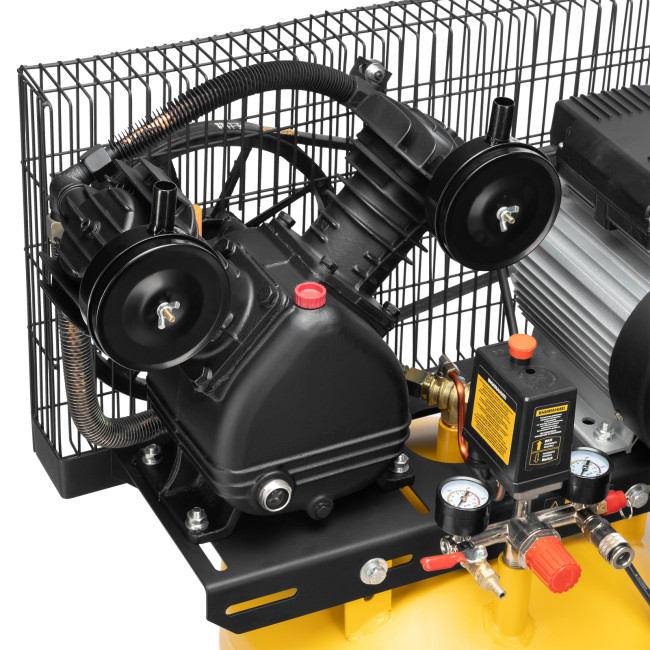 Компрессор воздушный BCV2200/100V, ременный привод , 2.3 кВт, 100 литров, 440 л/мин Denzel в Красноярске