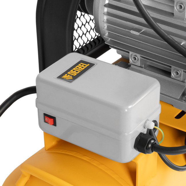 Компрессор воздушный BCW3000-T/100, ременный привод, 3.0 кВт, 100 литров, 520 л/мин Denzel в Красноярске