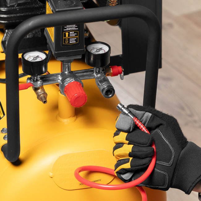 Компрессор воздушный BCW3000-T/100, ременный привод, 3.0 кВт, 100 литров, 520 л/мин Denzel в Красноярске