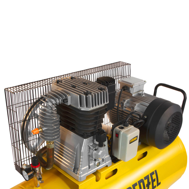 Компрессор воздушный, ременный привод BCI5500-T/270, 5.5 кВт, 270 литров, 850 л/мин Denzel в Красноярске