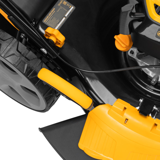 Бензиновая газонокосилка GLT-460SP-T, Trike 149 см3, 46 см, привод, панель, 60л Denzel в Красноярске Бензиновая газонокосилка GLT-460SP-T, Trike 149 см3, 46 см, привод, панель, 60л Denzel в Красноярске