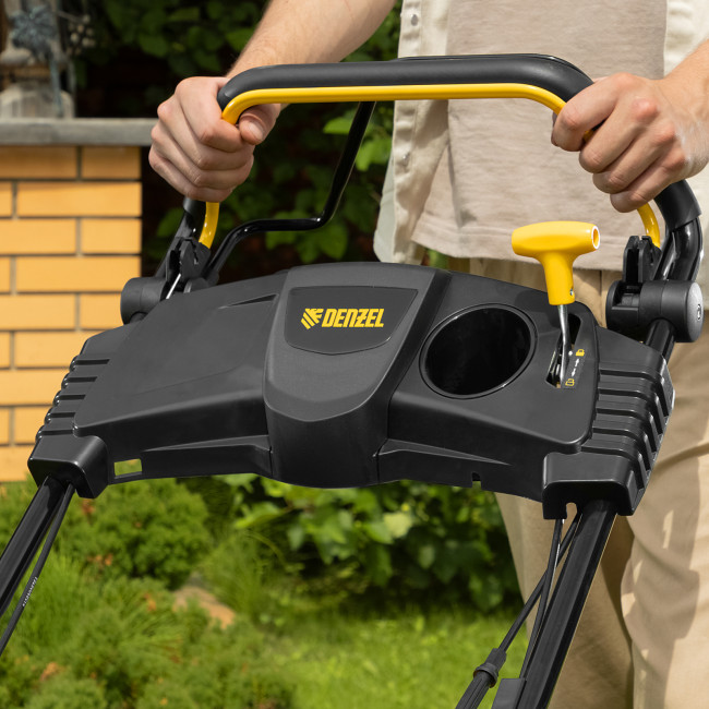 Бензиновая газонокосилка GLT-460SP-T, Trike 149 см3, 46 см, привод, панель, 60л Denzel в Красноярске Бензиновая газонокосилка GLT-460SP-T, Trike 149 см3, 46 см, привод, панель, 60л Denzel в Красноярске