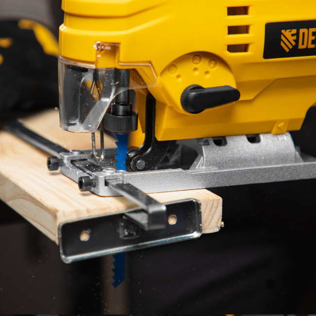 Лобзик электрический JS-80, 650 Вт, 80 мм Denzel в Красноярске