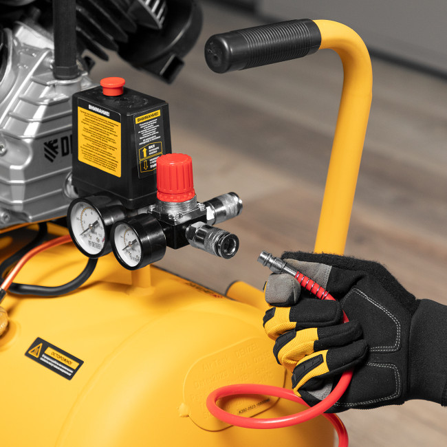 Компрессор воздушный прям. привод DCV1800/50, 1,8 кВт, 50 литров, 320 л/мин Denzel в Красноярске Компрессор воздушный прям. привод DCV1800/50, 1,8 кВт, 50 литров, 320 л/мин Denzel в Красноярске