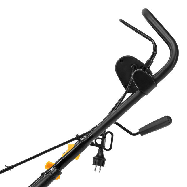 Электрическая снегоуборочная машина ESB-560-M, 2,5 кВт, металлический шнек, LED фара Denzel в Красноярске