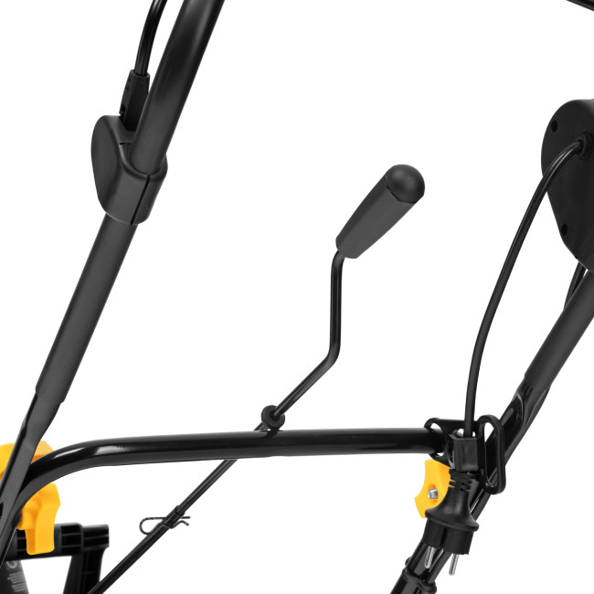 Электрическая снегоуборочная машина ESB-560-M, 2,5 кВт, металлический шнек, LED фара Denzel в Красноярске