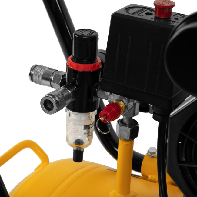 Компрессор безмасляный, малошумный DLS 1800/100,1800 Вт, 3x600, 100 л, 345 л/мин Denzel в Красноярске