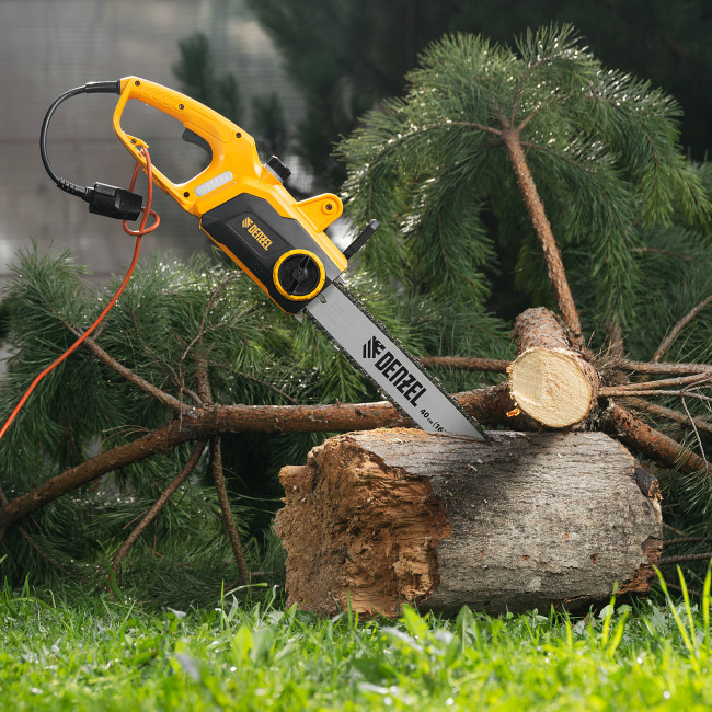 Пила цепная электрическая EDS-2000P, 2 кВт,поперечная, шина 40 см, шаг 3/8, паз 1.3 мм, 57 звеньев Denzel в Красноярске Пила цепная электрическая EDS-2000P, 2 кВт,поперечная, шина 40 см, шаг 3/8, паз 1.3 мм, 57 звеньев Denzel в Красноярске