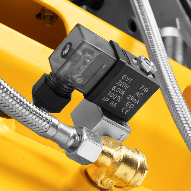 Компрессор безмасляный, малошумный DLS 3300/100, 3300 Вт,3x1100, 100 л, 570 л/мин ,блок управления Denzel в Красноярске