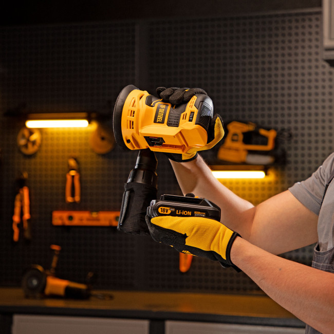 Машина шлифовальная эксцентриковая аккумуляторная COS-125, 18В Li-Ion Denzel в Красноярске Машина шлифовальная эксцентриковая аккумуляторная COS-125, 18В Li-Ion Denzel в Красноярске