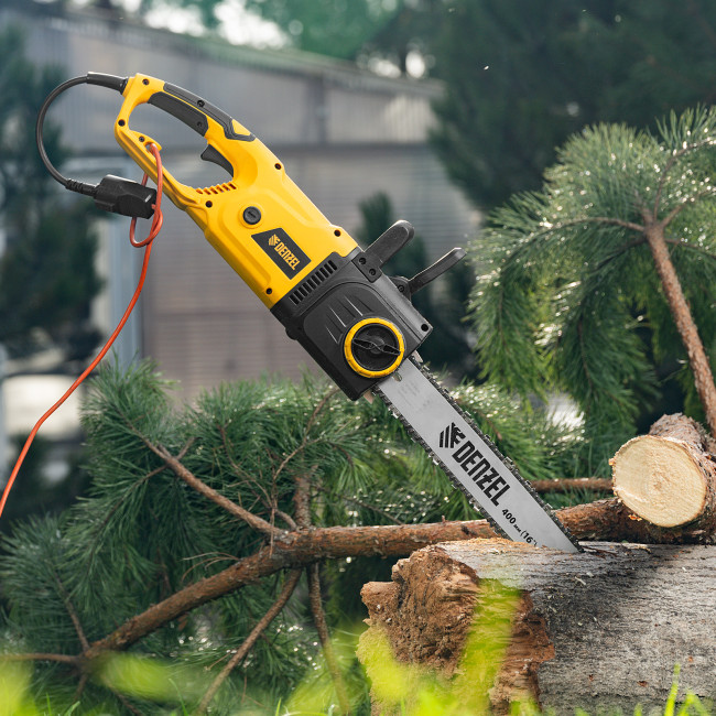 Пила цепная электрическая EDS-2000, 2 кВт,продольная, шина 40 см, шаг 3/8, паз 1.3 мм, 56 звеньев Denzel в Красноярске Пила цепная электрическая EDS-2000, 2 кВт,продольная, шина 40 см, шаг 3/8, паз 1.3 мм, 56 звеньев Denzel в Красноярске