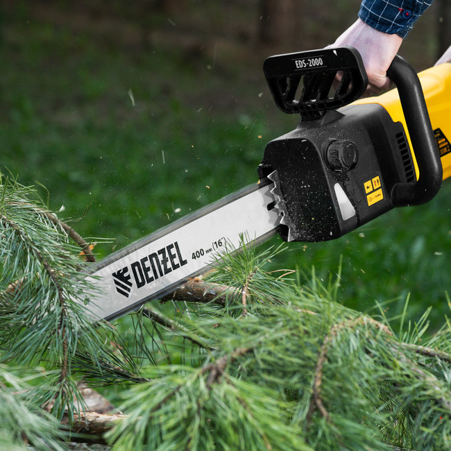 Пила цепная электрическая EDS-2000, 2 кВт,продольная, шина 40 см, шаг 3/8, паз 1.3 мм, 56 звеньев Denzel в Красноярске Пила цепная электрическая EDS-2000, 2 кВт,продольная, шина 40 см, шаг 3/8, паз 1.3 мм, 56 звеньев Denzel в Красноярске