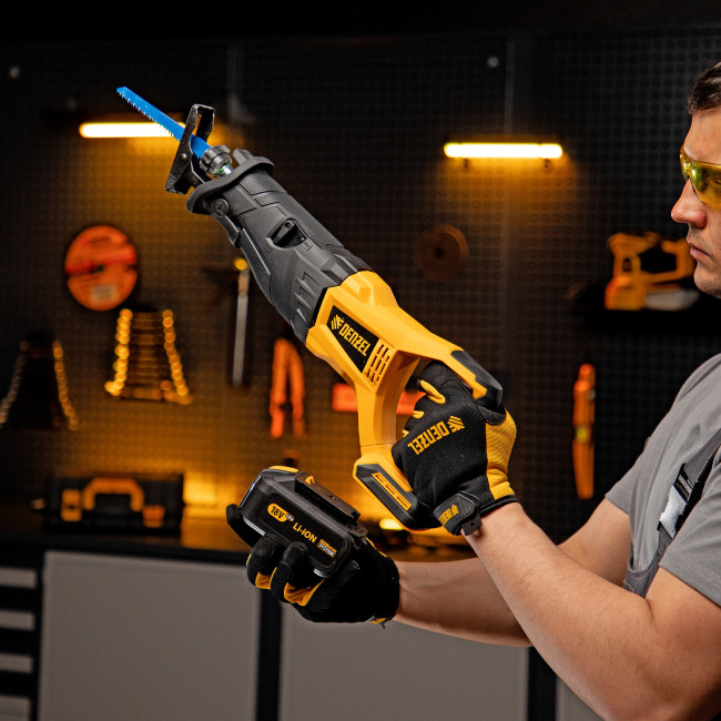 Пила сабельная аккумуляторная бесщет BRC-120,  18В Li-Ion Denzel в Красноярске