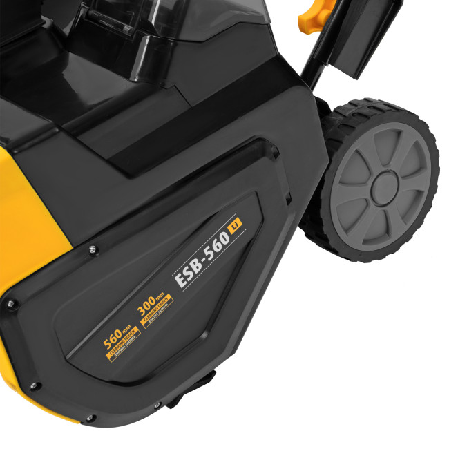 Снегоуборочная машина аккумуляторная, ESB-560Li, 560 мм, 40В, 2 АКБ 5 Ач, ЗУ, метал. шнек Denzel в Красноярске