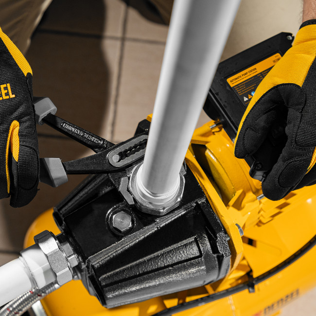 Насосная станция PS1100С, 1100 Вт, 4500 л/ч, ресивер 24 л, подъем 46 м, чугун Denzel в Красноярске