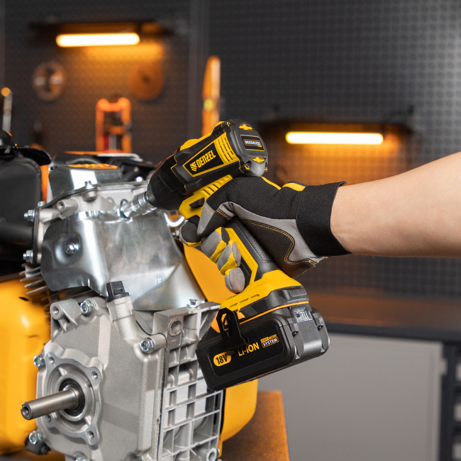 Гайковерт ударный аккумуляторный бесщет CIW-IB-300, Li-ion, 18В, 300Нм Denzel в Красноярске