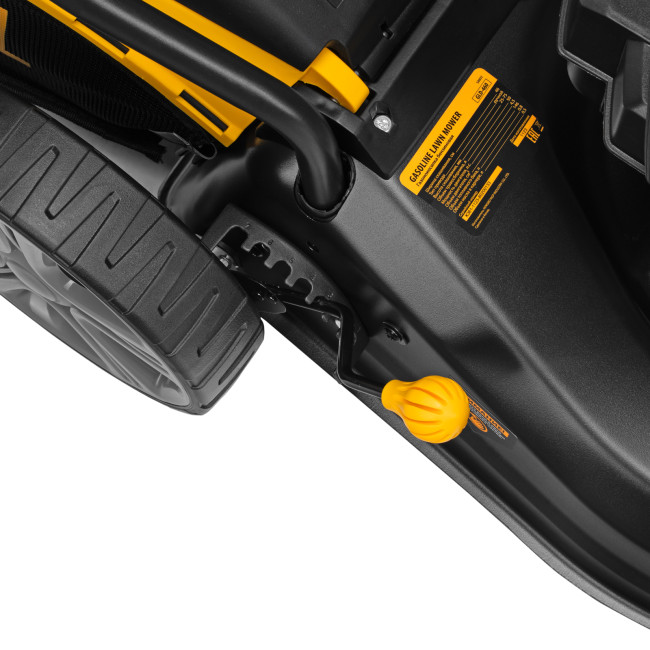 Газонокосилка бензиновая GLD-460, 146 куб.см, ширина 46 см, ручная, 7 уровней, травосборник 50 л Denzel в Красноярске Газонокосилка бензиновая GLD-460, 146 куб.см, ширина 46 см, ручная, 7 уровней, травосборник 50 л Denzel в Красноярске