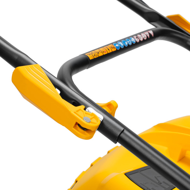 Газонокосилка бензиновая GLD-460, 146 куб.см, ширина 46 см, ручная, 7 уровней, травосборник 50 л Denzel в Красноярске Газонокосилка бензиновая GLD-460, 146 куб.см, ширина 46 см, ручная, 7 уровней, травосборник 50 л Denzel в Красноярске