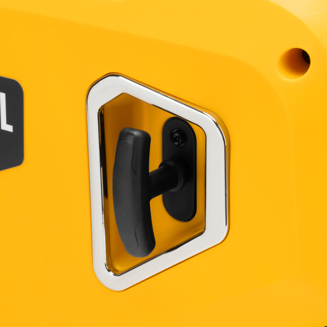 Генератор инверторный GS-2200iS, 2,2 кВт, 230 В, закрытый корпус, ручной старт DENZEL в Красноярске