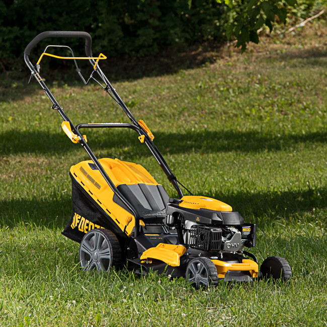 Газонокосилка бензиновая GLD-460SP, 146 куб.см, ширина 46 см, привод 7 уровней, травосборник 50 л Denzel в Красноярске Газонокосилка бензиновая GLD-460SP, 146 куб.см, ширина 46 см, привод 7 уровней, травосборник 50 л Denzel в Красноярске