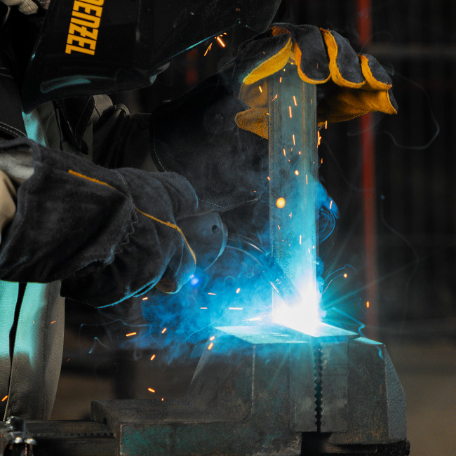 Аппарат инвертор. полуавтомат. cварки IMIG-200, 200 А, ПВ 60%, катушка 5 кг Denzel в Красноярске