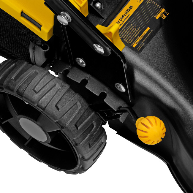 Газонокосилка бензиновая GLD-420, 146 см3, ширина 42 см, 40 л Denzel в Красноярске Газонокосилка бензиновая GLD-420, 146 см3, ширина 42 см, 40 л Denzel в Красноярске